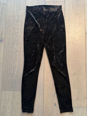 Black Crushed Velvet High-Waisted Leggings, Sculpting Waistband, Soft Stretch